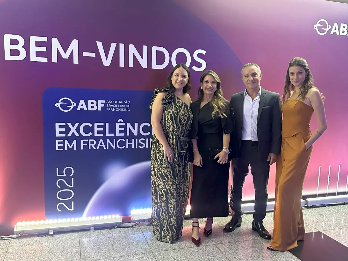 Lez a Lez conquista Prêmio Destaque em Sustentabilidade e o Selo de Excelência em Franchising 2025
